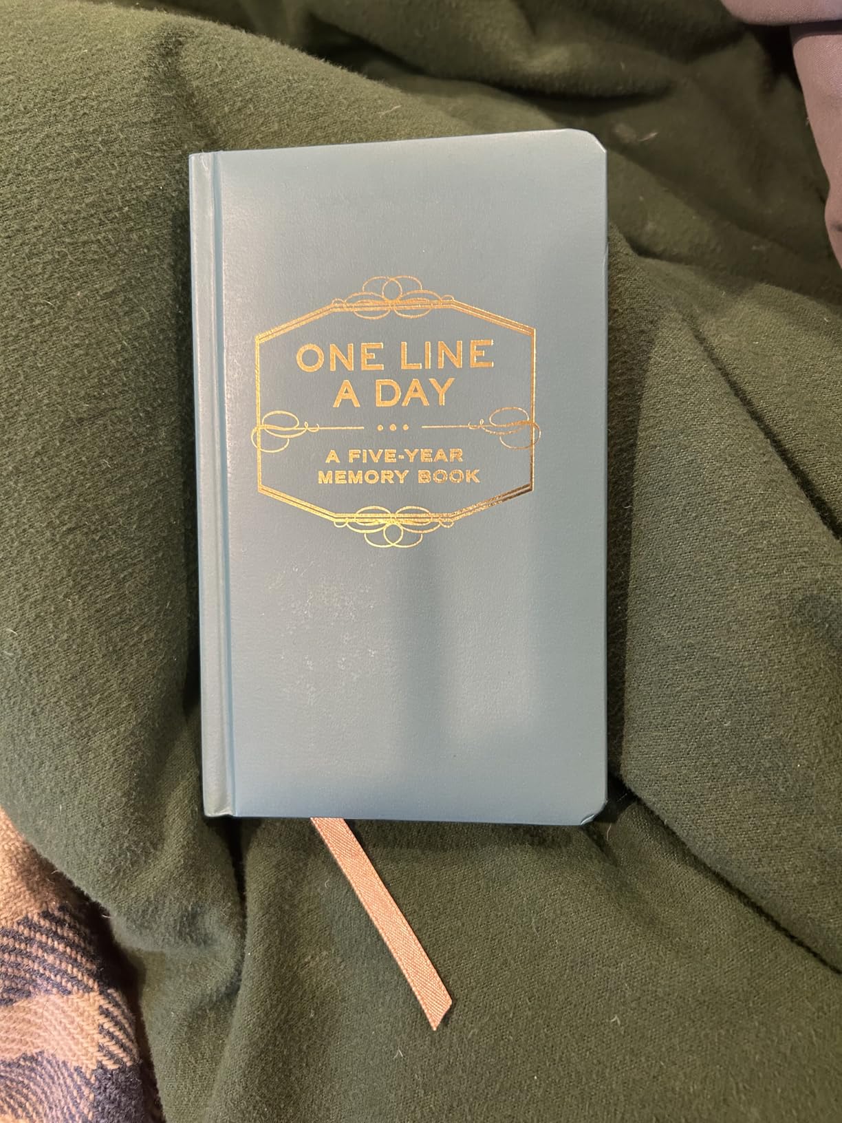 One Line A Day: A Five-Year Memory Book (5 Year Journal, Daily Journal, Yearly Journal, Memory Journal) customer photo 1
