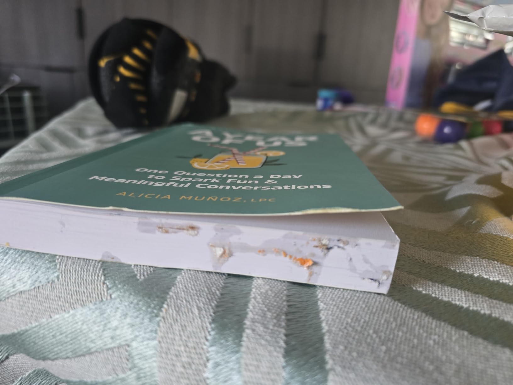 A Year of Us: A Couple's Journal: One Question a Day to Spark Fun and Meaningful Conversations (Question a Day Couple's Journal) customer photo 1