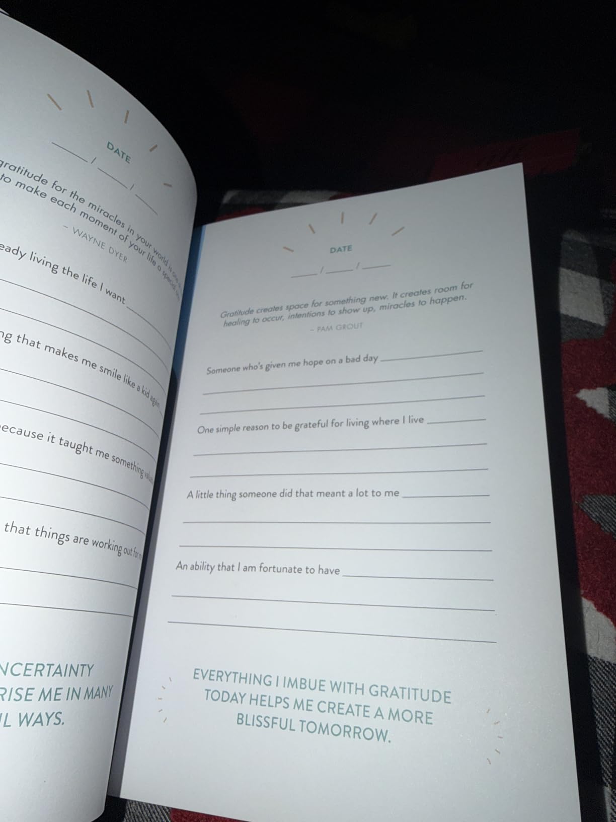 The 5-Minute Gratitude Journal: Give Thanks, Practice Positivity, Find Joy customer photo 1