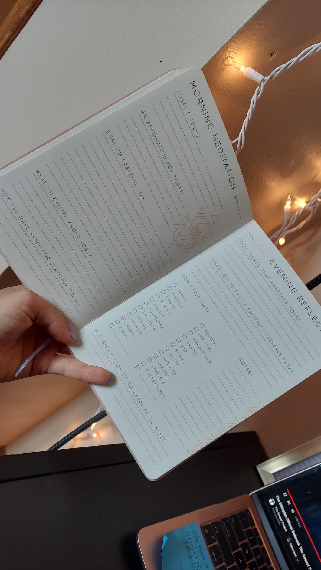 Gratitude: A Day and Night Reflection Journal (Inner World) customer photo 2