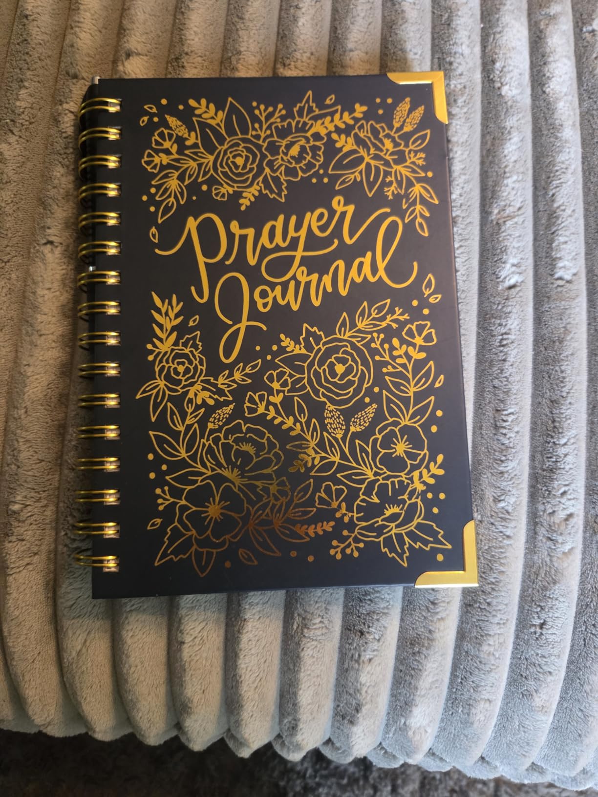 Prayer Journal for Women: An Inspirational Christian Bible Journal, Prayer Notebook & Devotional (Premium Gold Spiral-Bound Hardcover) customer photo 2