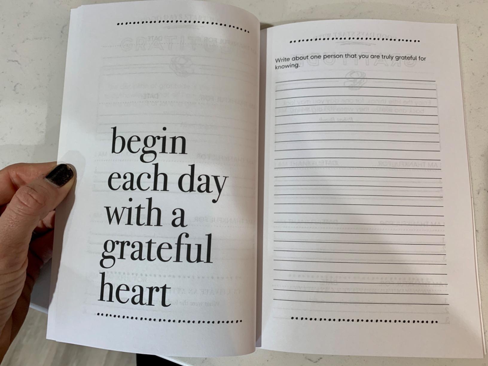 Good Days Start With Gratitude: A 52 Week Guide To Cultivate An Attitude Of Gratitude: Gratitude Journal customer photo 2