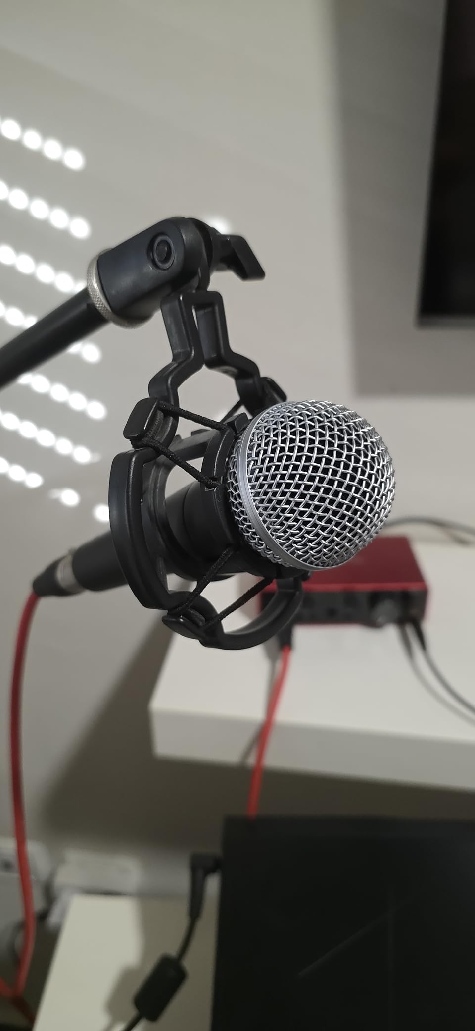 Shure SM58 Professional Dynamic Vocal Microphone with 25-Foot XLR Cable - Cardioid Mic for Live Performance, Studio Recording, Podcasting & Streaming (SM58-CN) customer photo 1