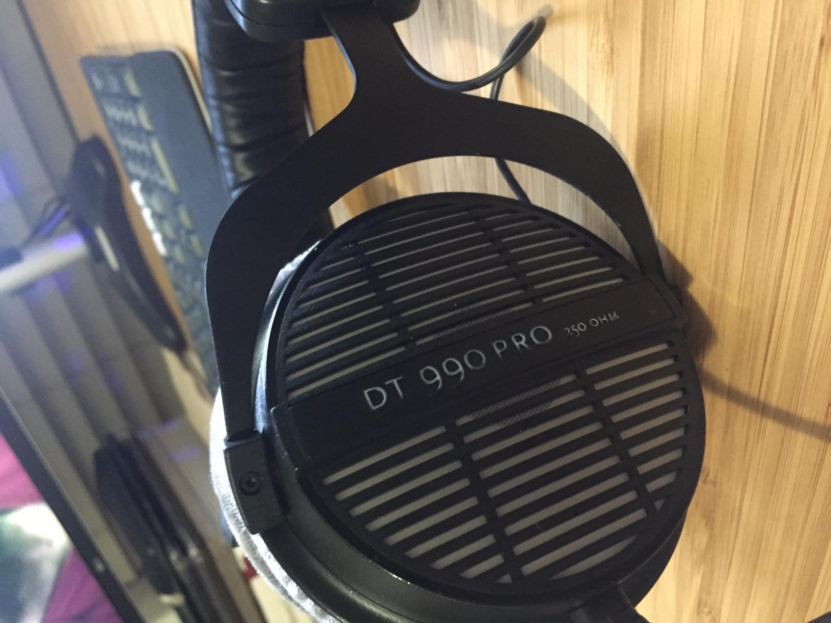 beyerdynamic DT 990 PRO, 250 Ohm, Open Back, Over Ear, Wired Headphones, 3m Coiled Cable, Black with Grey Velour Ear Pads customer photo 1