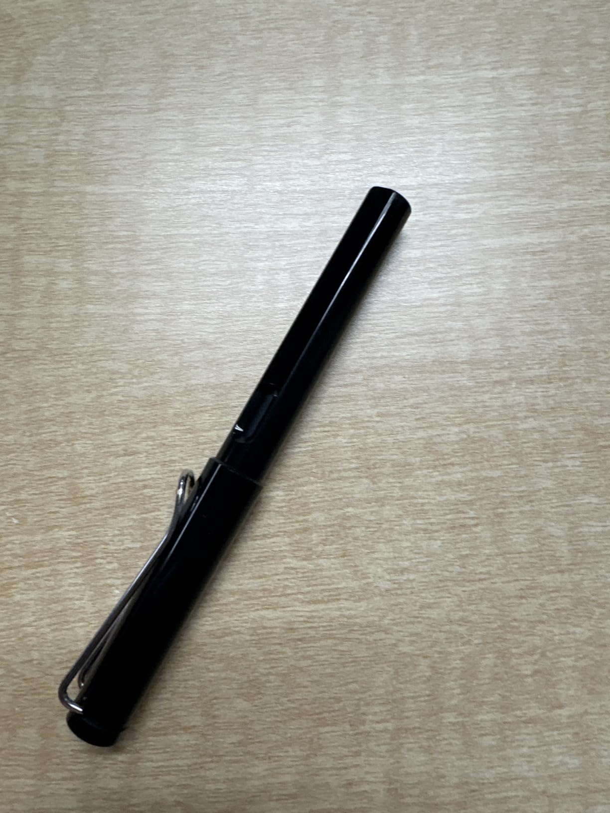 LAMY Safari Black Fountain Pen with Ergonomic Grip & Polished Steel Nib in Size M - Ideal for Writing & Calligraphy customer photo 1