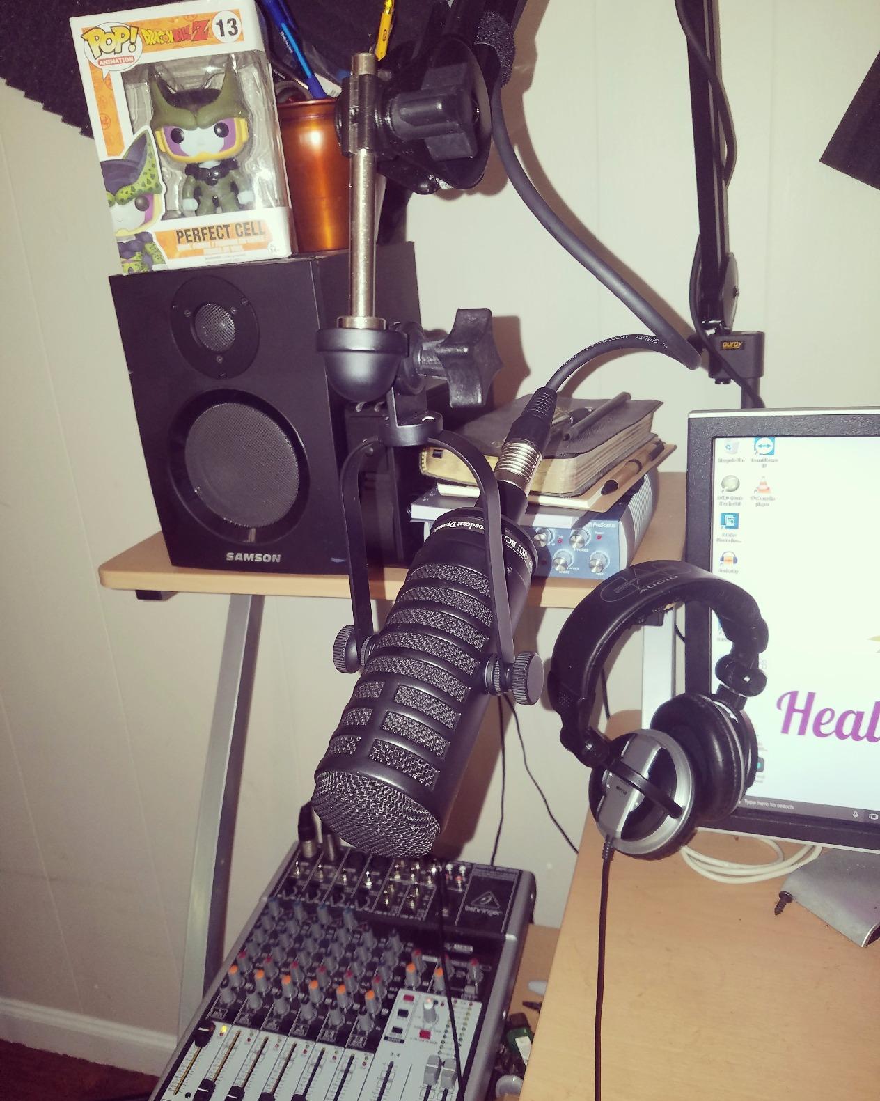 MXL BCD-1 Dynamic Broadcast / Podcast Microphone customer photo 2