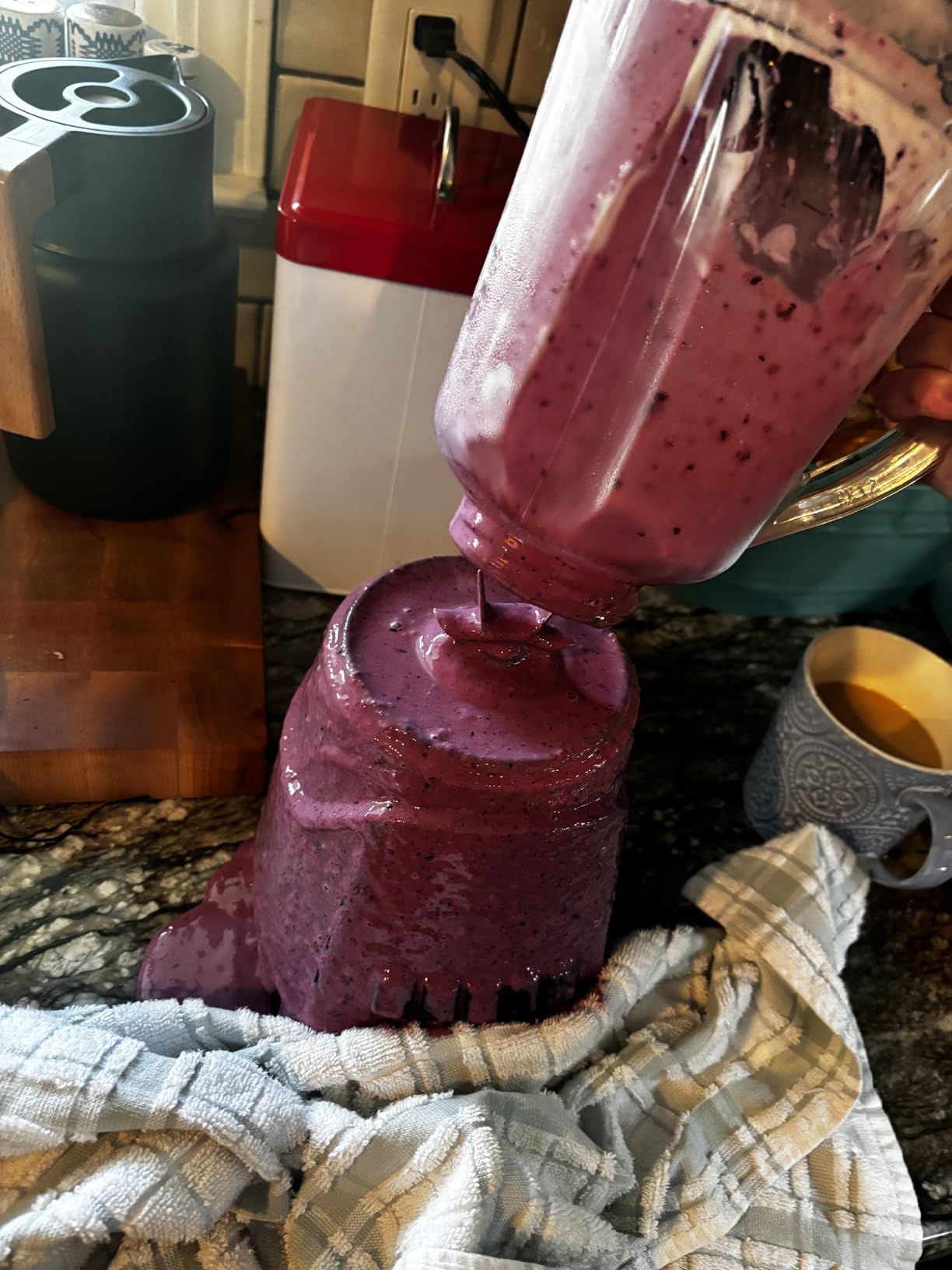 Hamilton Beach Power Elite Blender For Smoothies With Wave Action System, 40 oz Glass Jar, 700 Watts, 58148AG customer photo 2