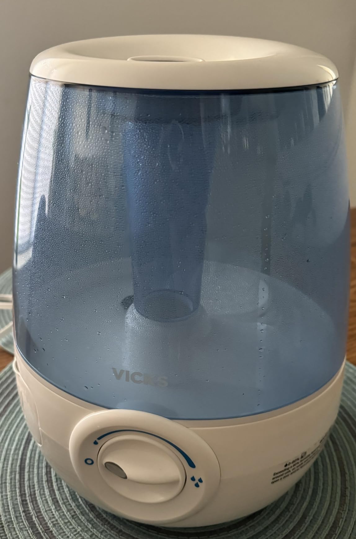 Vicks Filter-Free Ultrasonic Humidifier, Recommended by Pediatricians, 1.2 Gal Ultrasonic Cool Mist Humidifiers for Bedrooms & Kids Rooms, Works with Vicks VapoPads customer photo 2