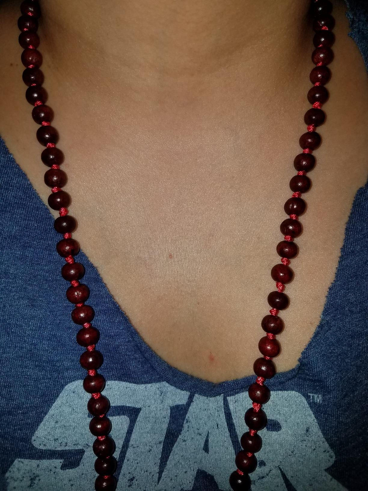 HealthAndYoga Rose Wood Mala (108 + 1 Beads with Tassel) & Velvet Bag - Hand Knotted Rosary for Mantra Chanting, Meditation customer photo 2
