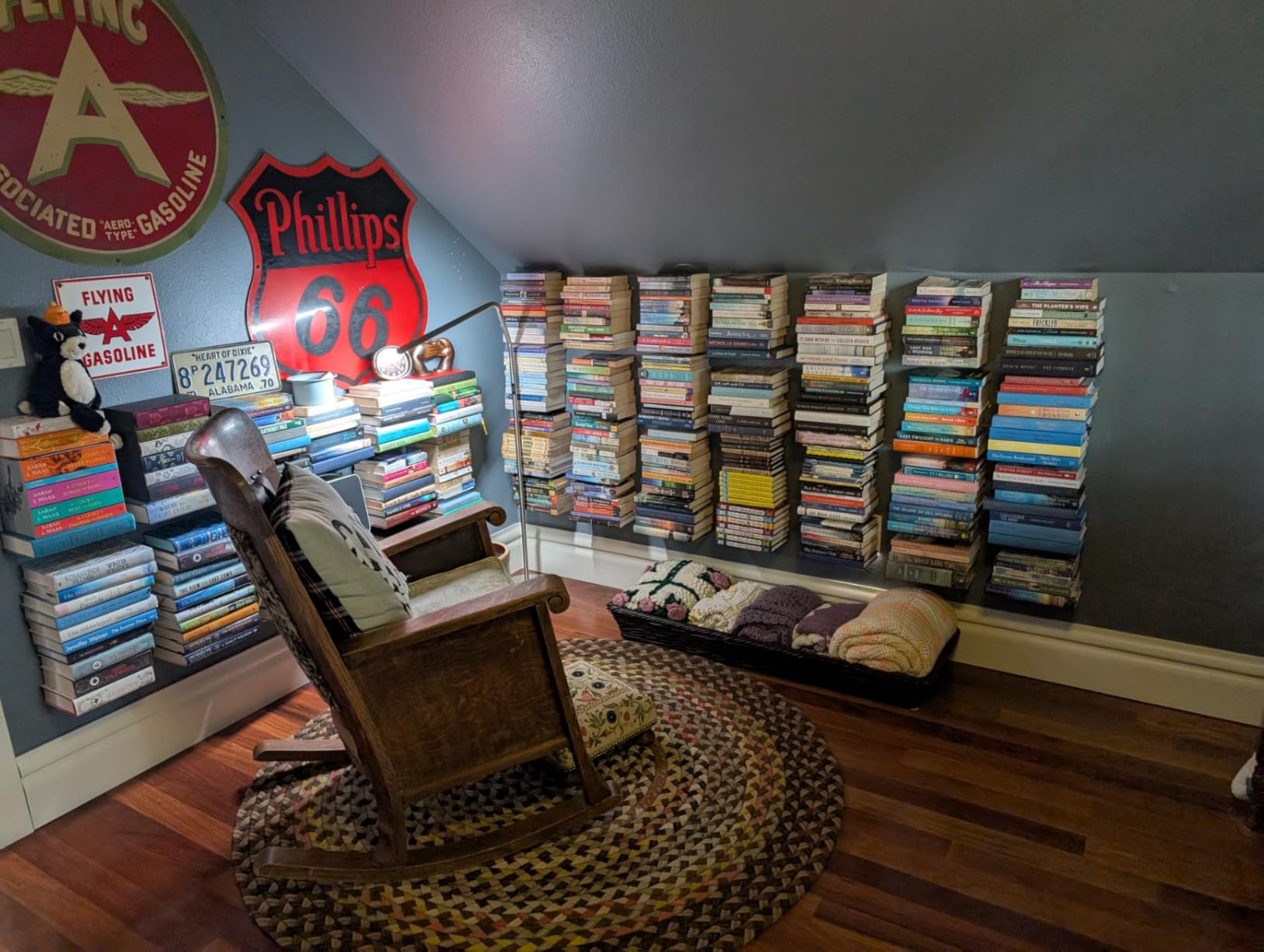 STORAGE MANIAC Floating Book Shelves for Wall Mounted Invisible Floating Bookshelves Heavy-Duty Steel Hidden Bookshelf Hanging Bookshelves for Bedroom Living Room Office, White 4-Pack Large | Heavy-Duty Steel Floating Book Shelves Hidden Bookshelf Hanging Shelf for Bedroom Living Room Office | Large 4-Pack customer photo 1