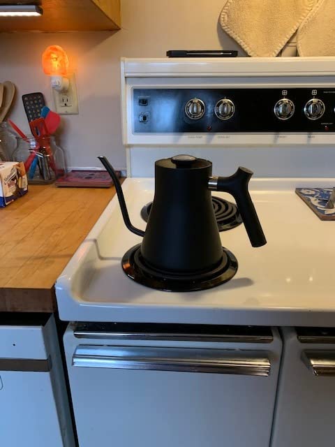 Fellow Stagg Stovetop Pour-Over Coffee and Tea Kettle - Gooseneck Teapot with Precision Pour Spout, Built-In Thermometer, Matte Black, 1 Liter customer photo 1