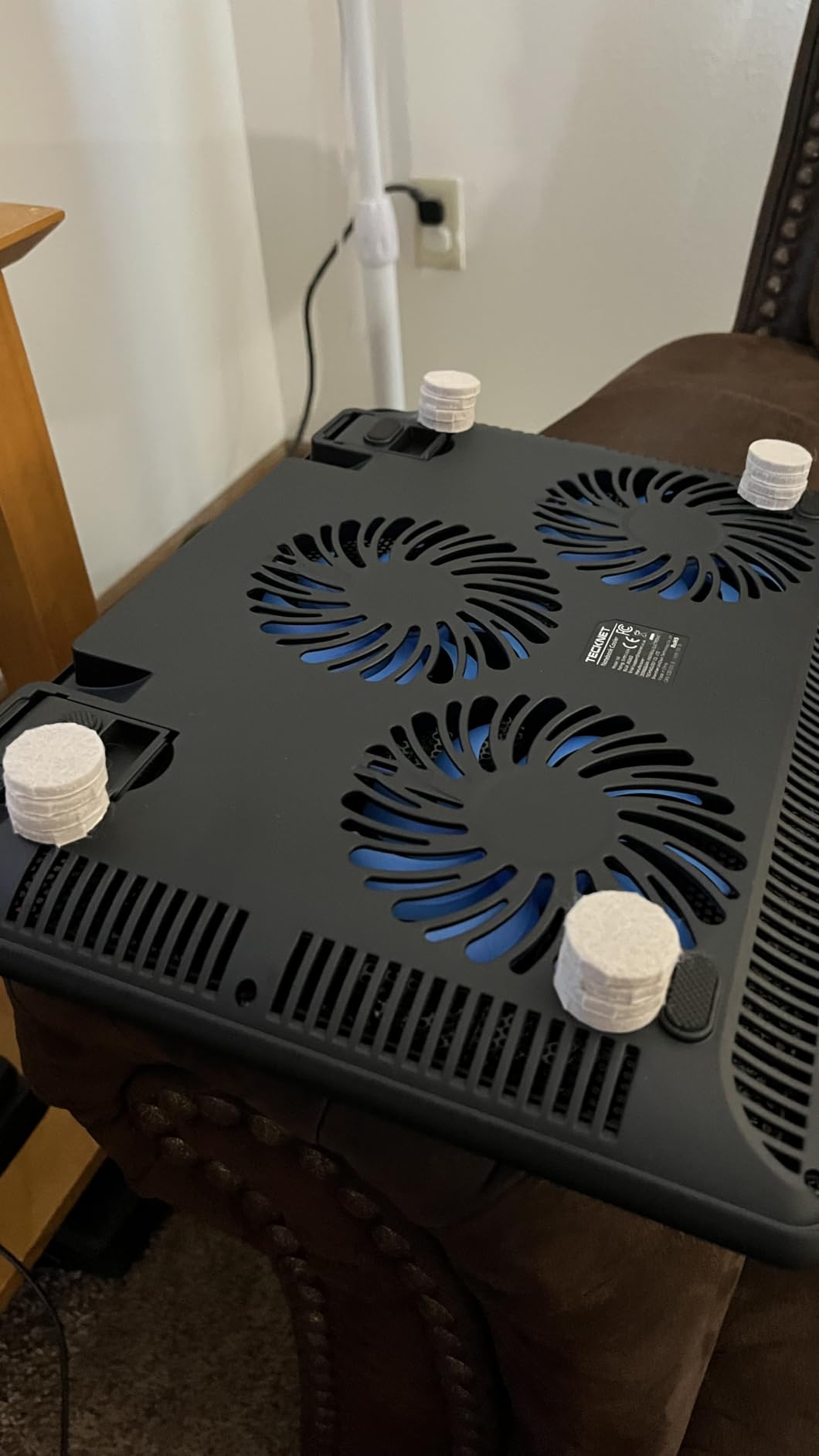 TECKNET Laptop Cooling Pad, Portable Slim Quiet USB Powered Laptop Notebook Cooler Cooling Pad Stand Chill Mat with 3 Blue LED Fans, Fits 12-17 Inches (Black) customer photo 2