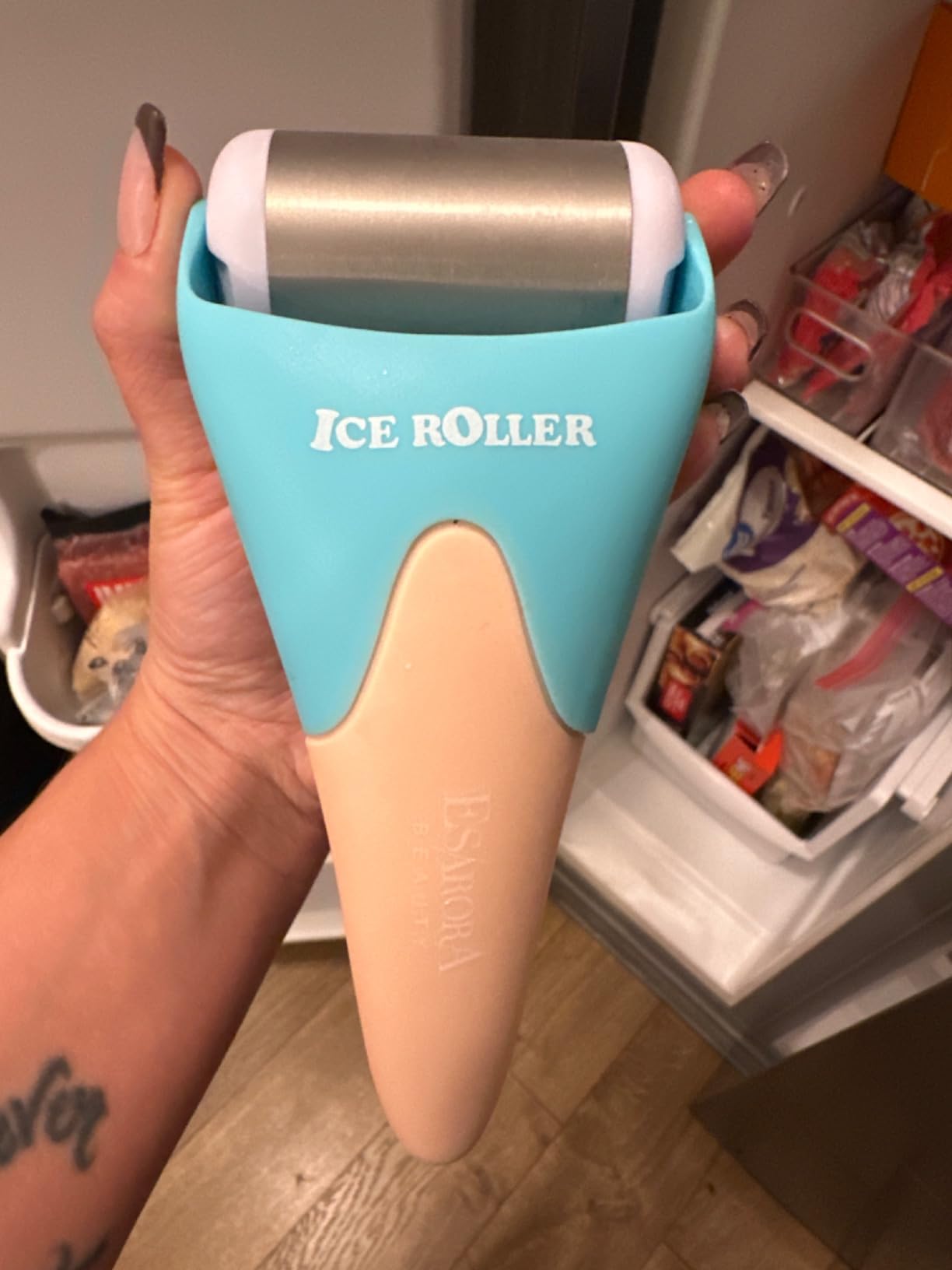 ESARORA Ice Roller for Face & Eye, Puffiness, Migraine, Pain Relief and Minor Injury, Skin Care Products customer photo 1