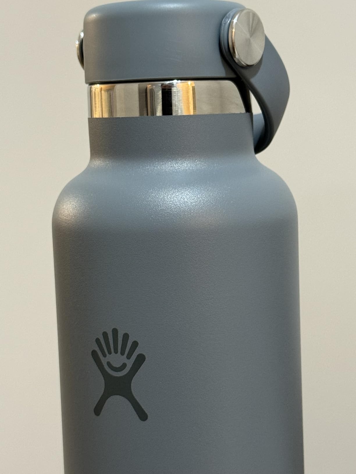 Hydro Flask Water Bottle - Insulated Stainless Steel - Non Spill, Leakproof in 24 Oz White customer photo 2