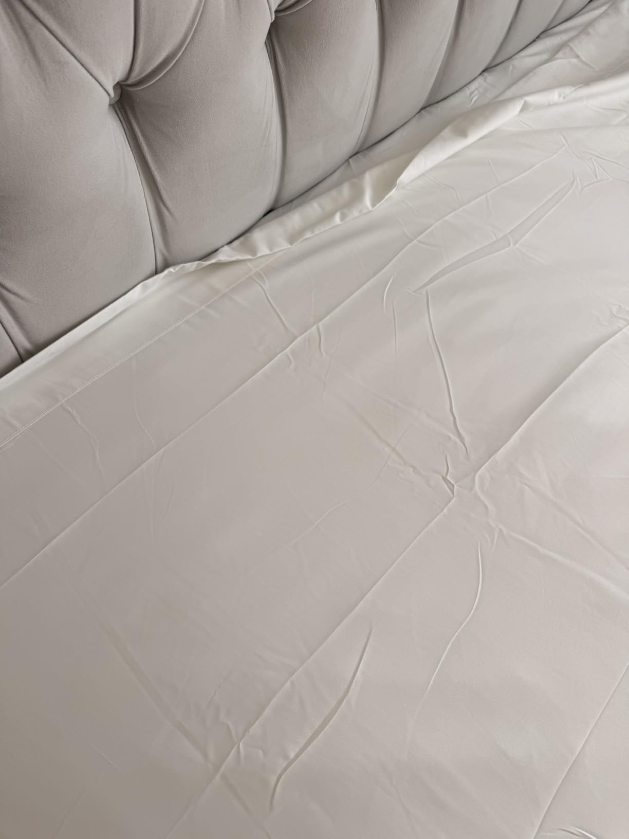 Queen Size 4 Piece Sheet Set - Comfy Breathable & Cooling Sheets - Hotel Luxury Bed Sheets for Women & Men - Deep Pockets, Easy-Fit, Extra Soft and Wrinkle Free Sheets - White Oeko-Tex Bed Sheet Set customer photo 2
