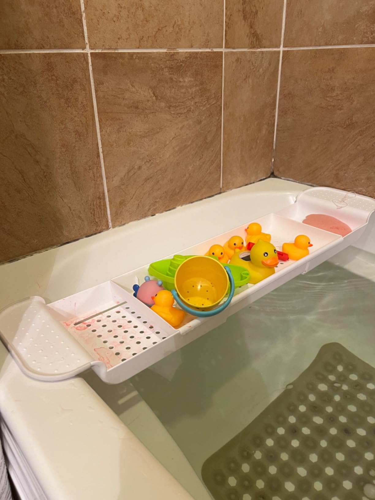 madesmart Expandable Bath Shelf, Adjustable Bathtub Tray for Bath-Night, Holds Glasses, Soaps, Toys & Bath Essentials, Non-Slip Grip, Fits Most Tubs, White customer photo 1