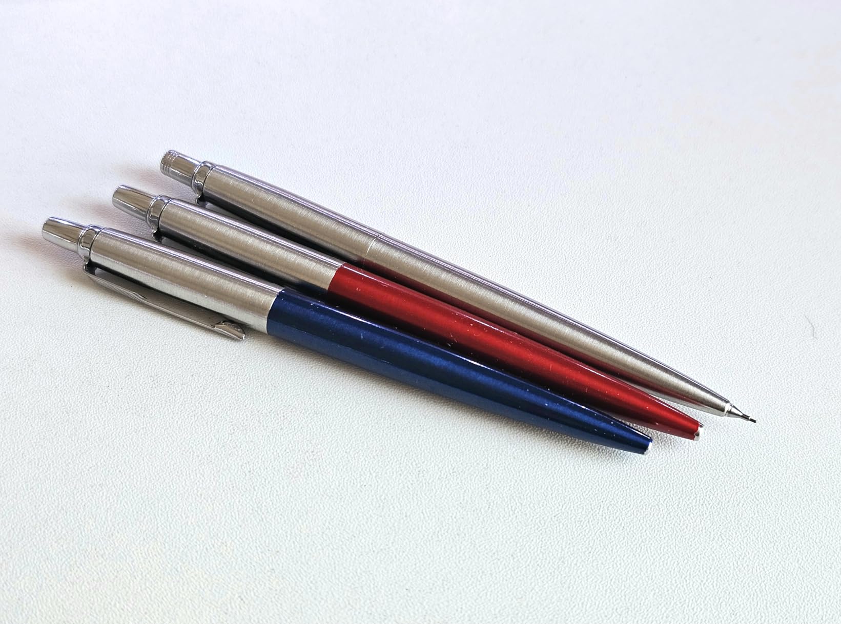Parker Jotter London Trio Discovery Pack: Ballpoint Pen (Royal Blue) Gel Pen (Red Kensington) & Mechanical Pencil (Stainless Steel) customer photo 2