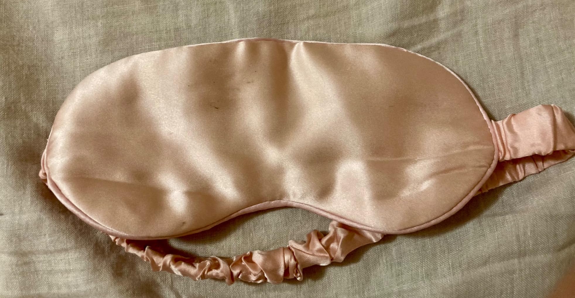 OLESILK Silk Sleep Mask, 100% Mulberry Silk Eye Mask for Sleeping, Double Layer Filling and Elastic Strap, Travel and Nap, Soft Eye Cover Eyeshade with Luxury Bag and Ear Plugs, Pink customer photo 2