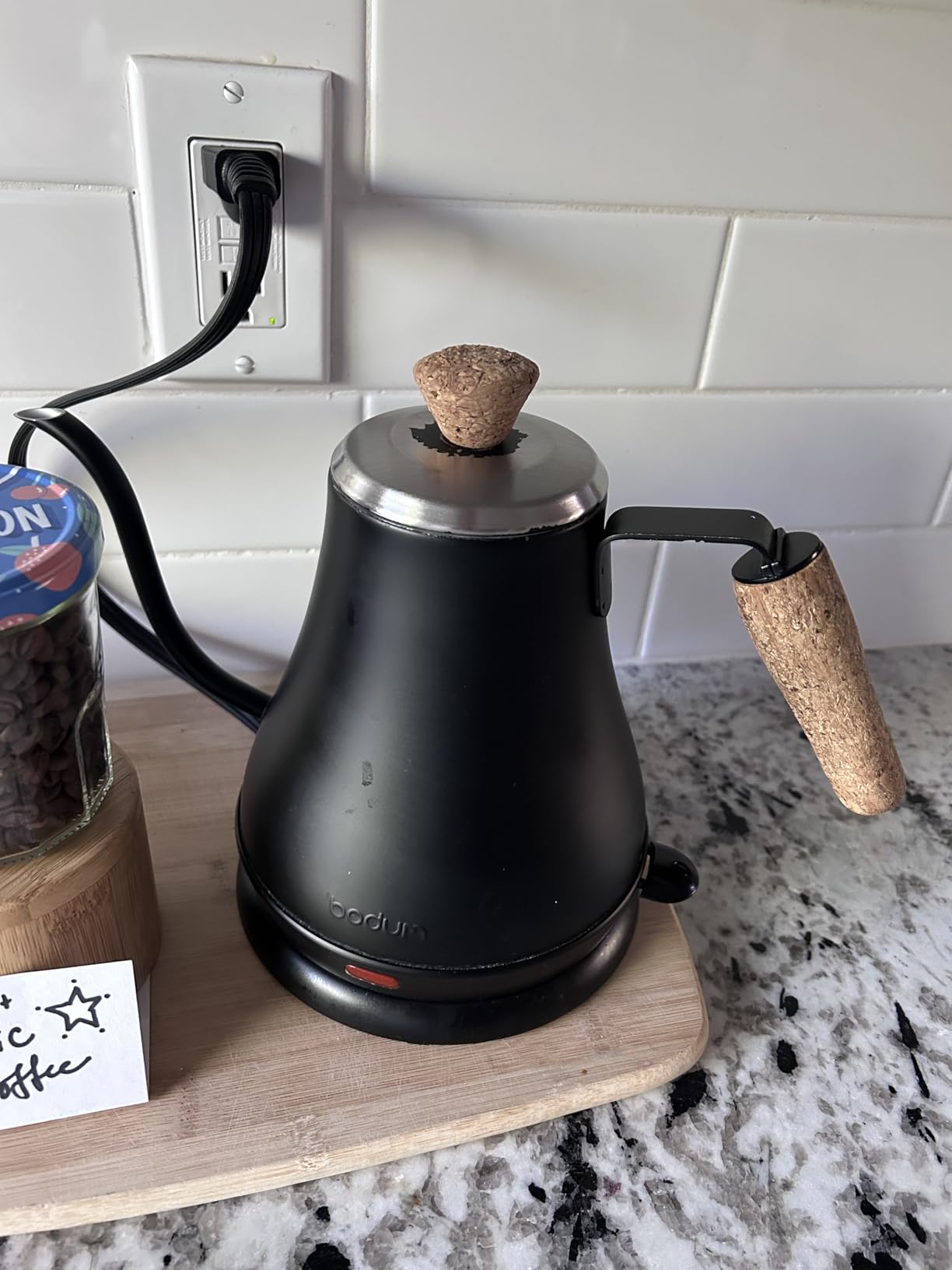 Bodum 27oz Bistro Gooseneck Electric Water Kettle, Pour Over Coffee & Tea, Stainless Steel, Matte Black customer photo 2