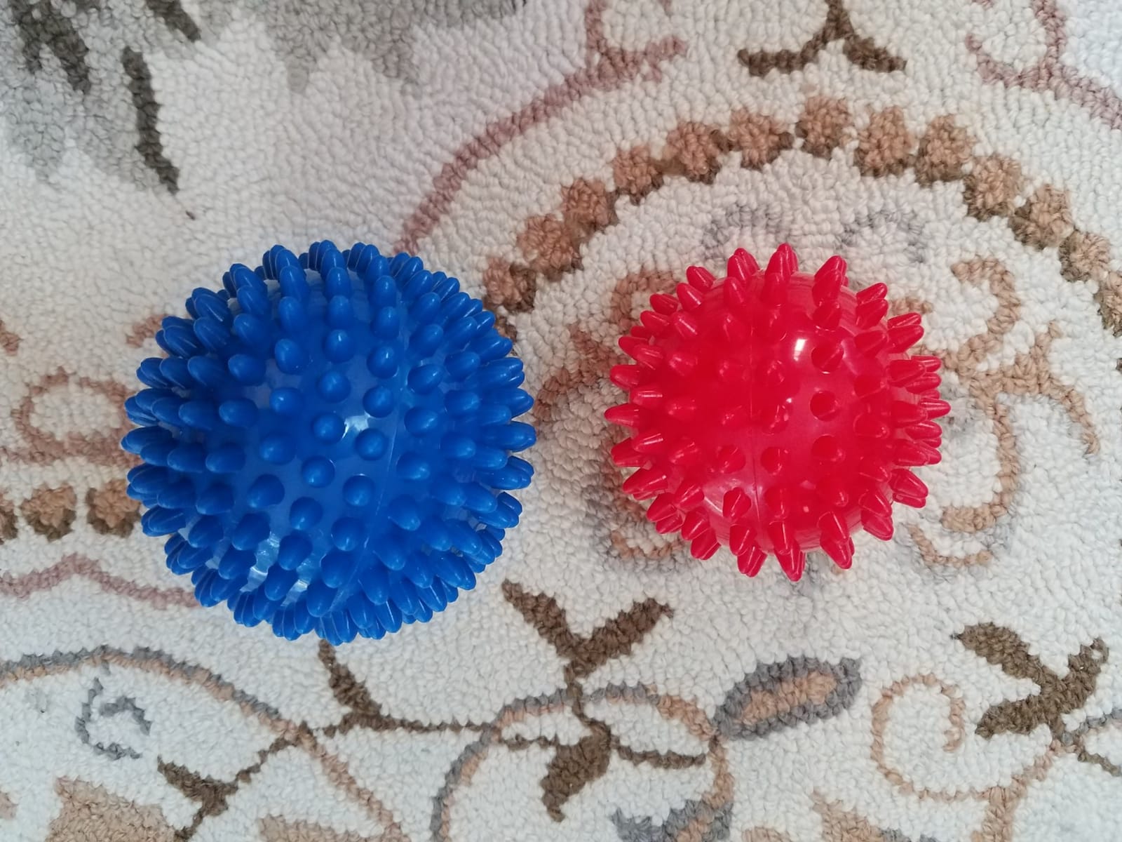 Pack of 2 Spiky Hard Massage Balls - Foot Arch Trainer Plantar Fasciitis, Muscle Massager Ball Exercise customer photo 2