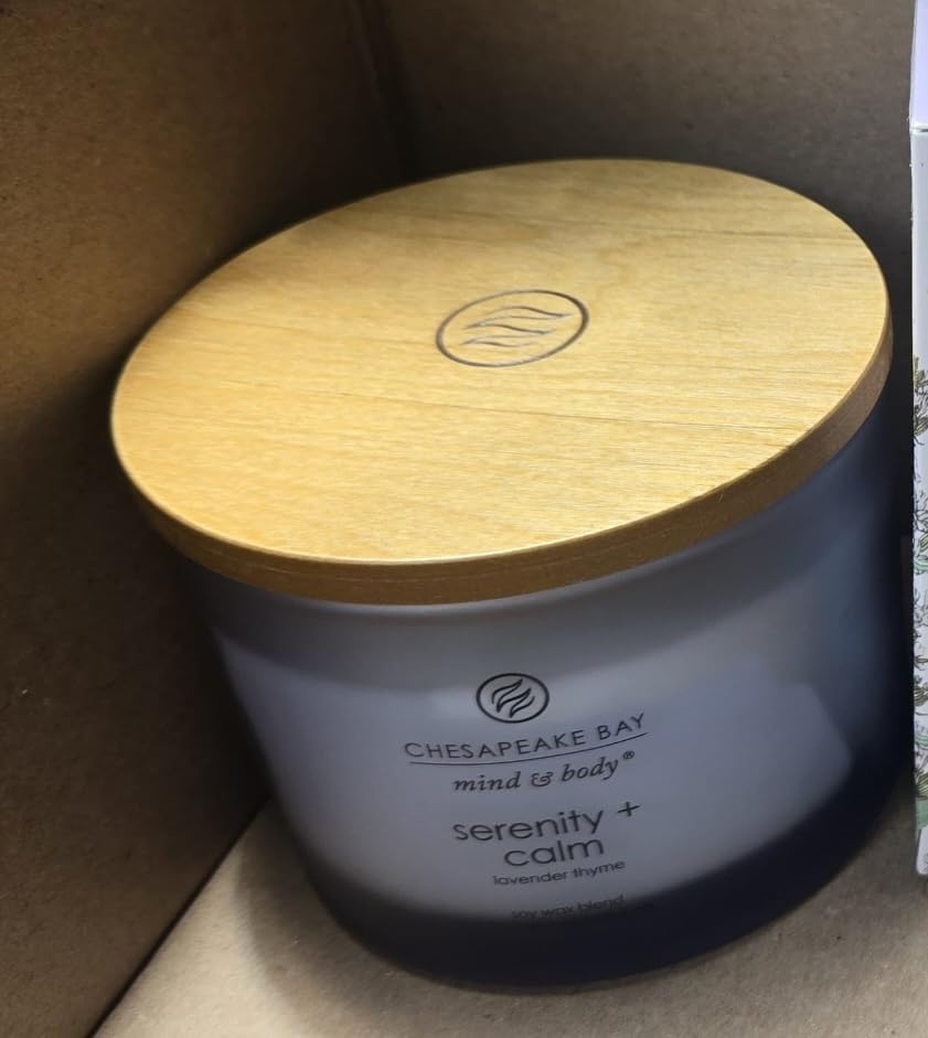 Chesapeake Bay Candle Scented Candle Serenity + Calm (Lavender Thyme) customer photo 2
