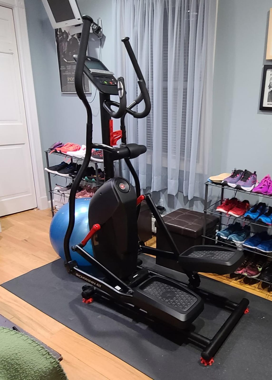 Schwinn Fitness Elliptical Machine (Schwinn 411 Compact Elliptical) customer photo 1