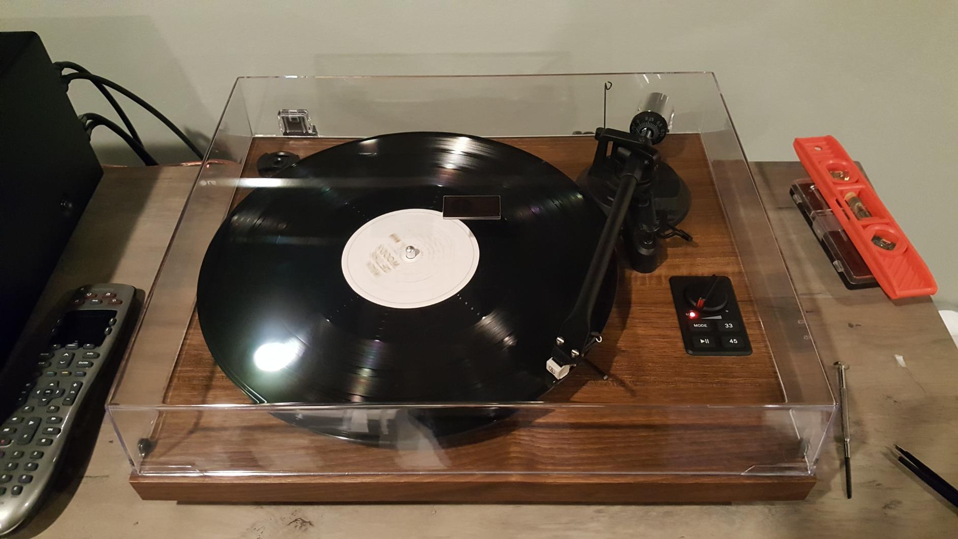 1 BY ONE Bluetooth Turntable HiFi System with 36 Watt Bookshelf Speakers customer photo 2