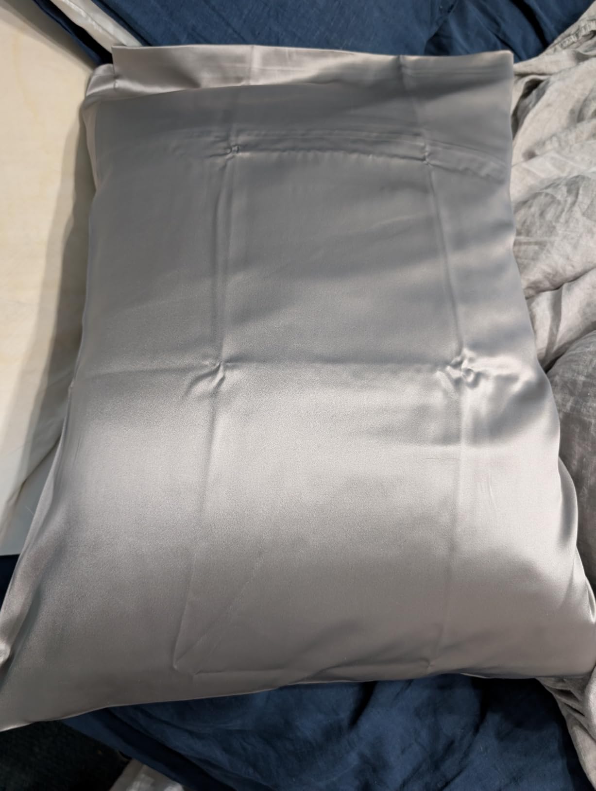 Fishers Finery 25mm 100% Pure Mulberry Silk Pillowcase, Good Housekeeping Winner (White, Standard) customer photo 1