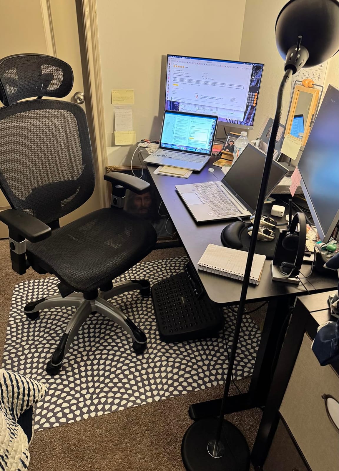 STAPLES Hyken Ergonomic Task Chair, Mesh, Ergonomic, Lumbar Support, Swivel, Gray customer photo 2