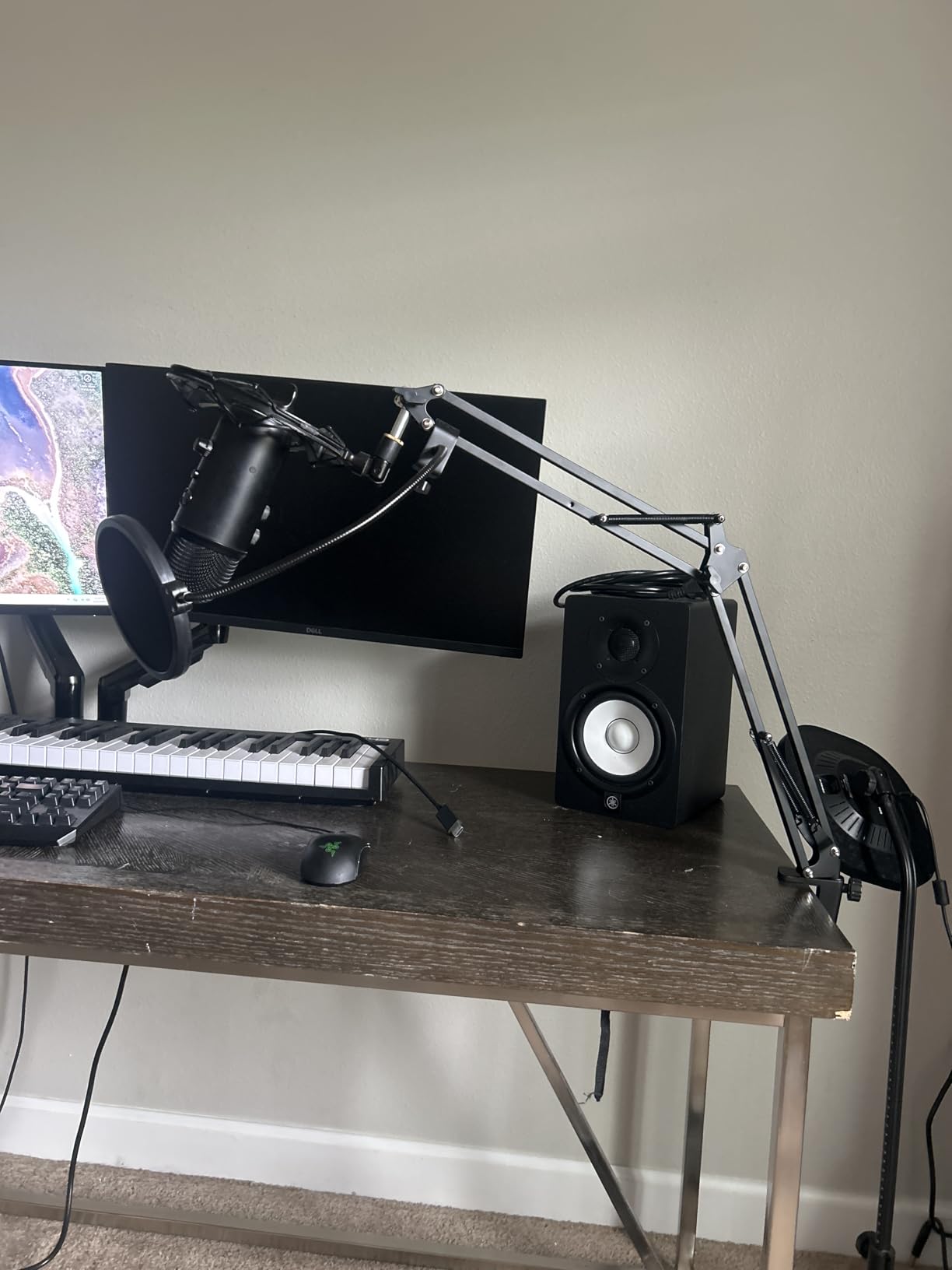 Microphone Stand for Blue Yeti, Quadcast Boom Arm Scissor Mic Stand with Windscreen and Double layered screen Pop Filter Heavy Duty Mic Boom Scissor Arm Stands customer photo 1