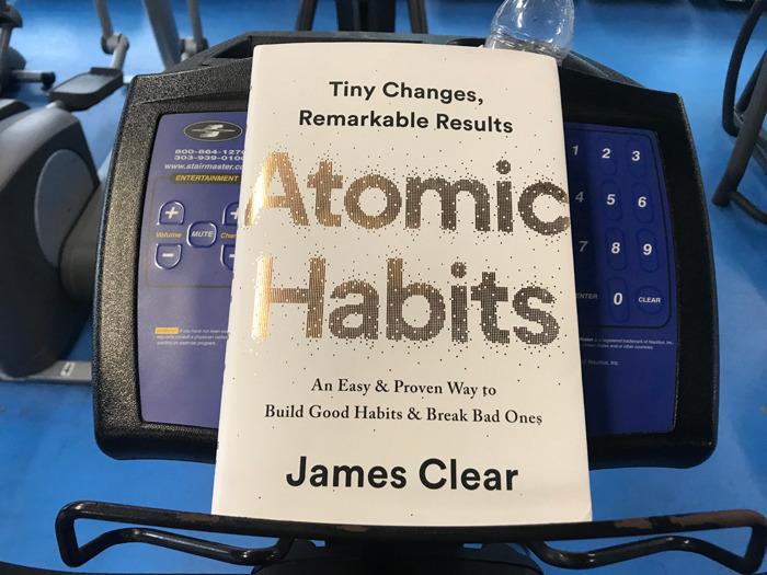 Atomic Habits: An Easy & Proven Way to Build Good Habits & Break Bad Ones customer photo 2