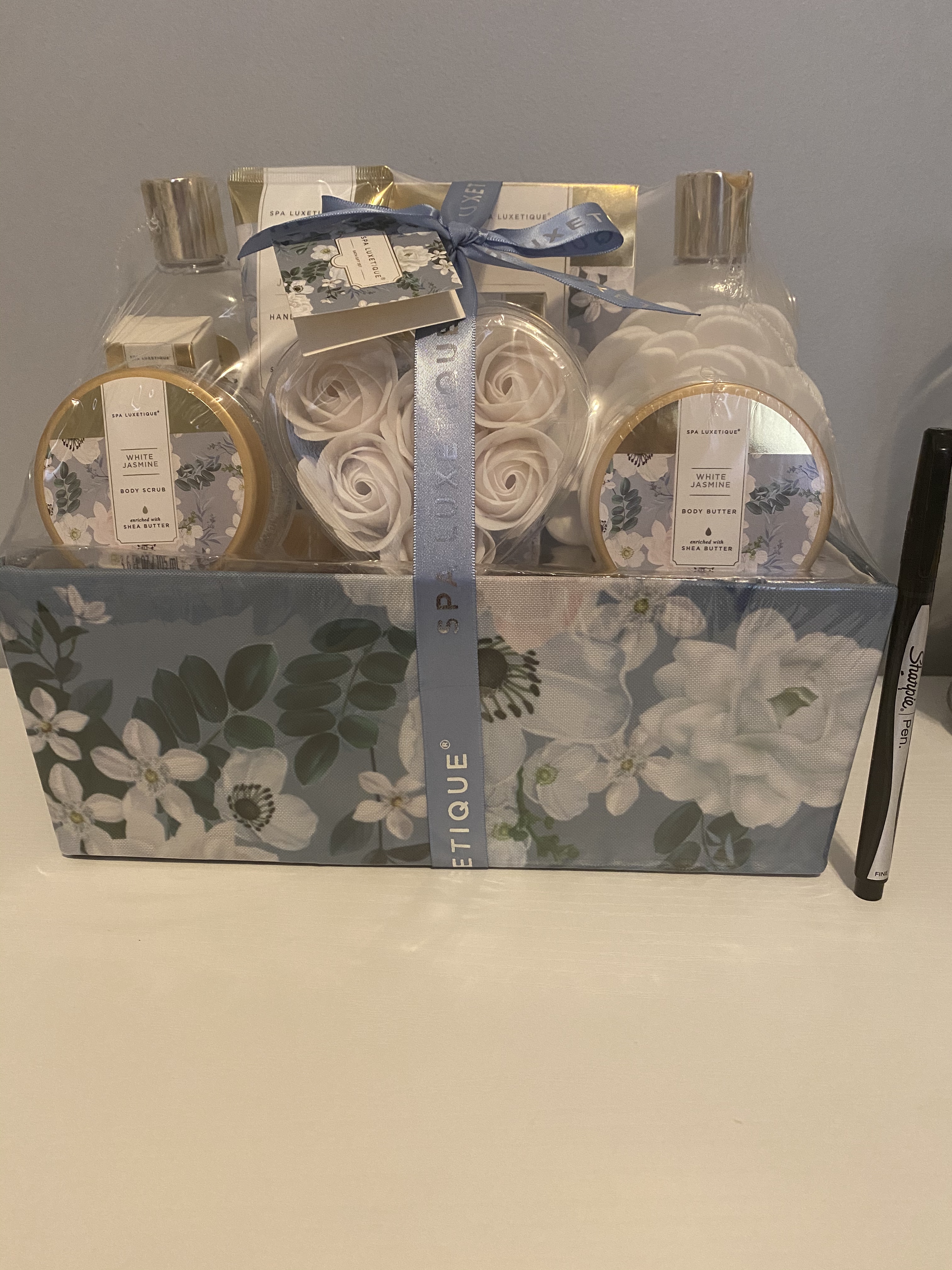 Spa Luxetique Spa Baskets for Women Gift, Womens Spa Gift Baskets, 15pcs Rose Spa Sets, Spa Kit Includes Body Oil, Bubble Bath, Bath Sets for Women, Mothers Day Gifts customer photo 1