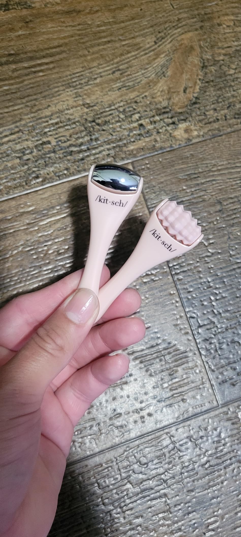 Kitsch Ice Roller for Face - Stainless Steel Ice Face Roller to Reduce Puffiness, Redness & Headaches - Cooling Facial Roller for Skin Care, Irritation Relief & Spa-Like Experience at Home-Pink customer photo 1