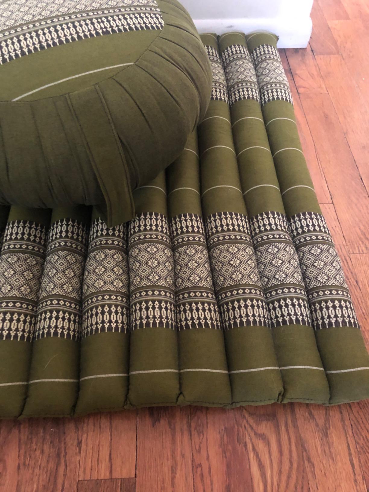 Leewadee Meditation Cushion Set - 1 Round Zafu Meditation Pillow and 1 Square Roll-Up Zabuton Meditation Mat, Pillows Bundle Filled with Kapok customer photo 2