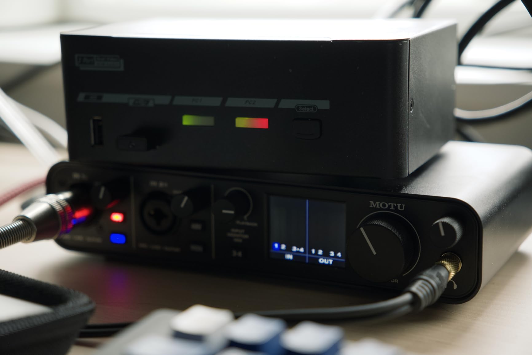 Motu M4 4x4 USB-C Audio Interface | Recording, mixing and podcasting customer photo 2
