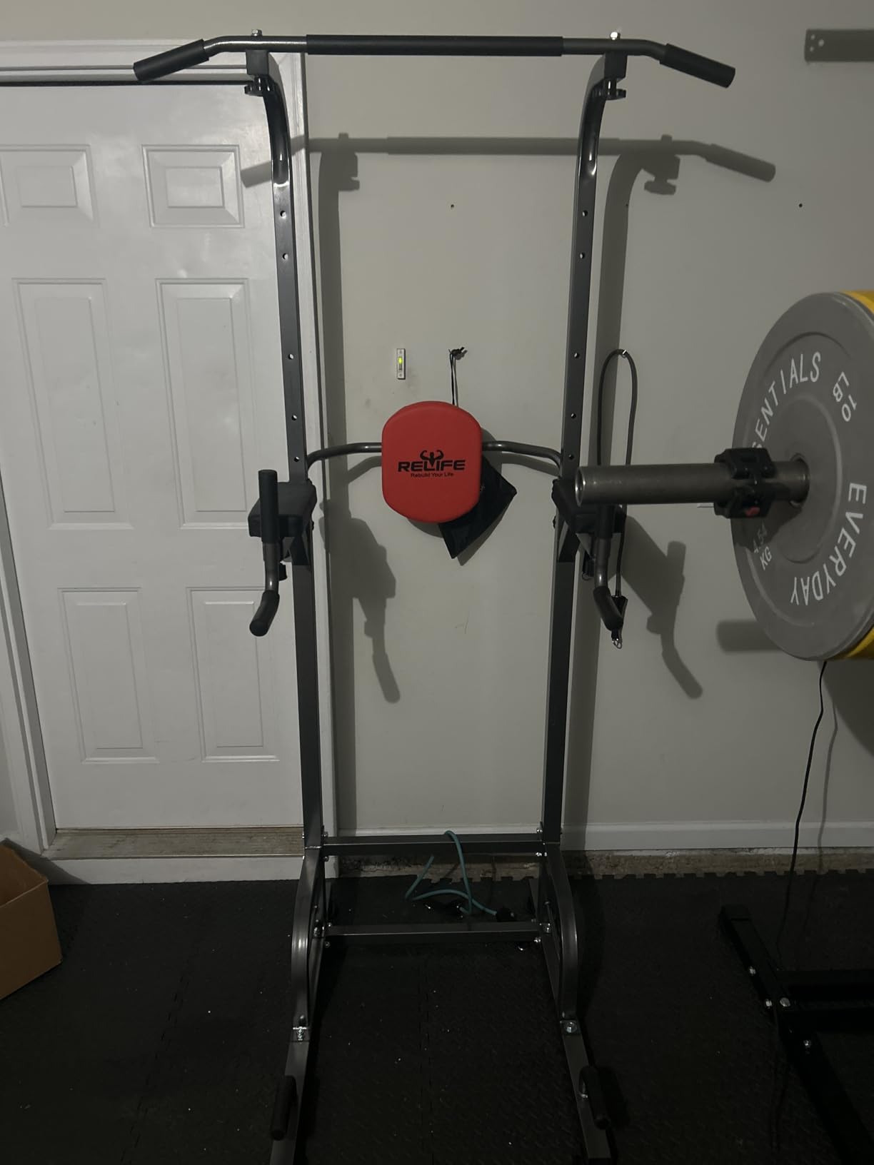 RELIFE REBUILD YOUR LIFE Power Tower Pull Up Bar Station Workout Dip Station for Home Gym Strength Training Fitness Equipment customer photo 2