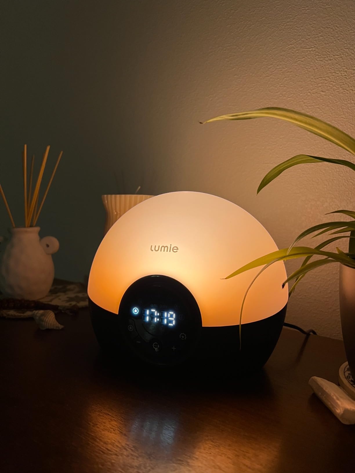 Lumie Bodyclock Glow 150 - Sunrise & Sunset Alarm Clock - Bedside Lamp with Custom Light Duration - Wake-Up, Night & Reading Light - Warm LEDs customer photo 1