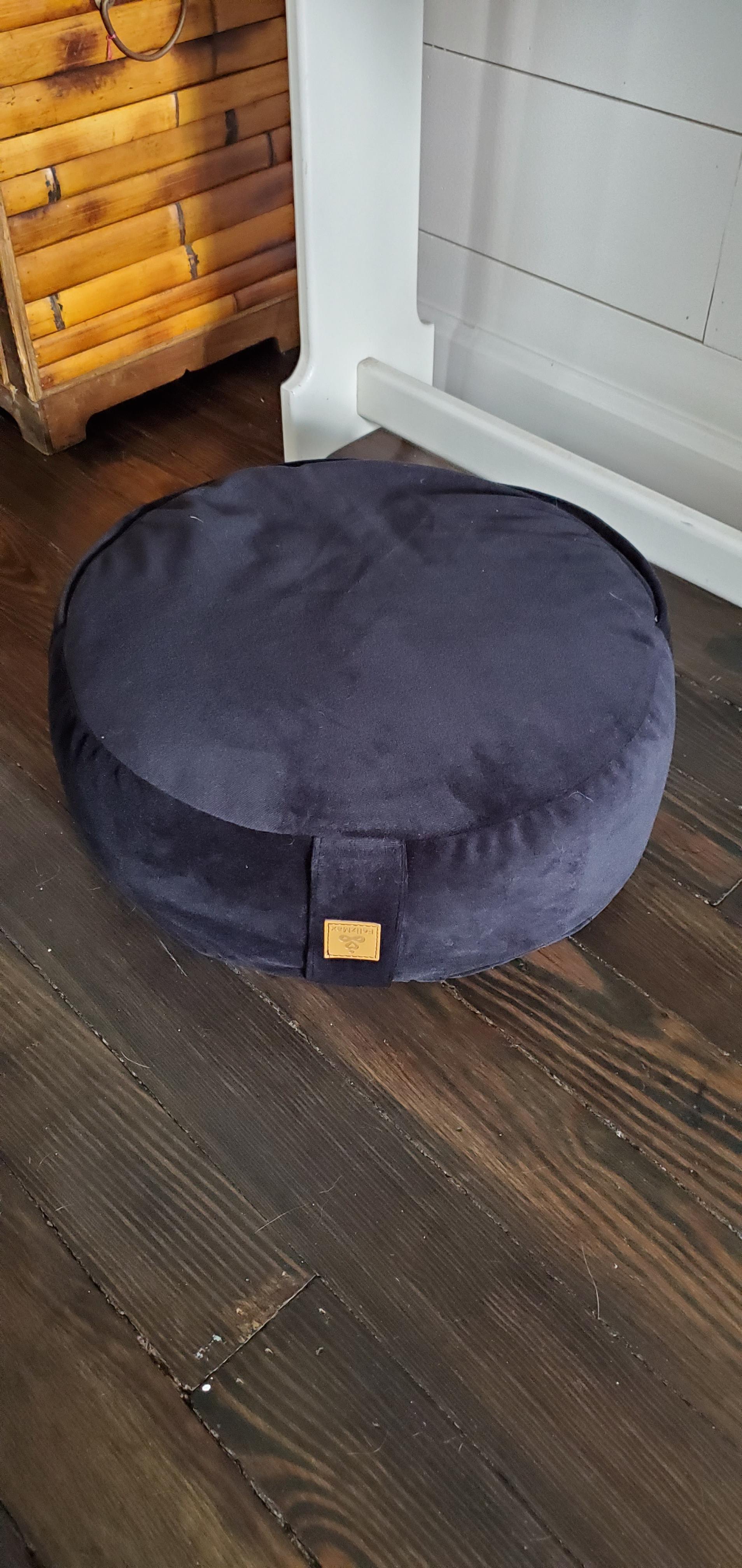 Round Velvet Meditation Pillow D=13
