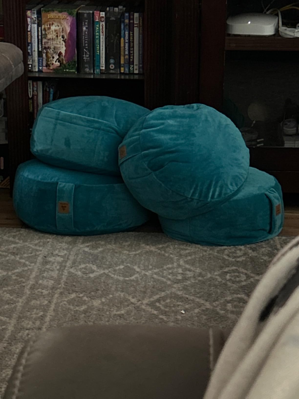 Round Velvet Meditation Pillow D=13