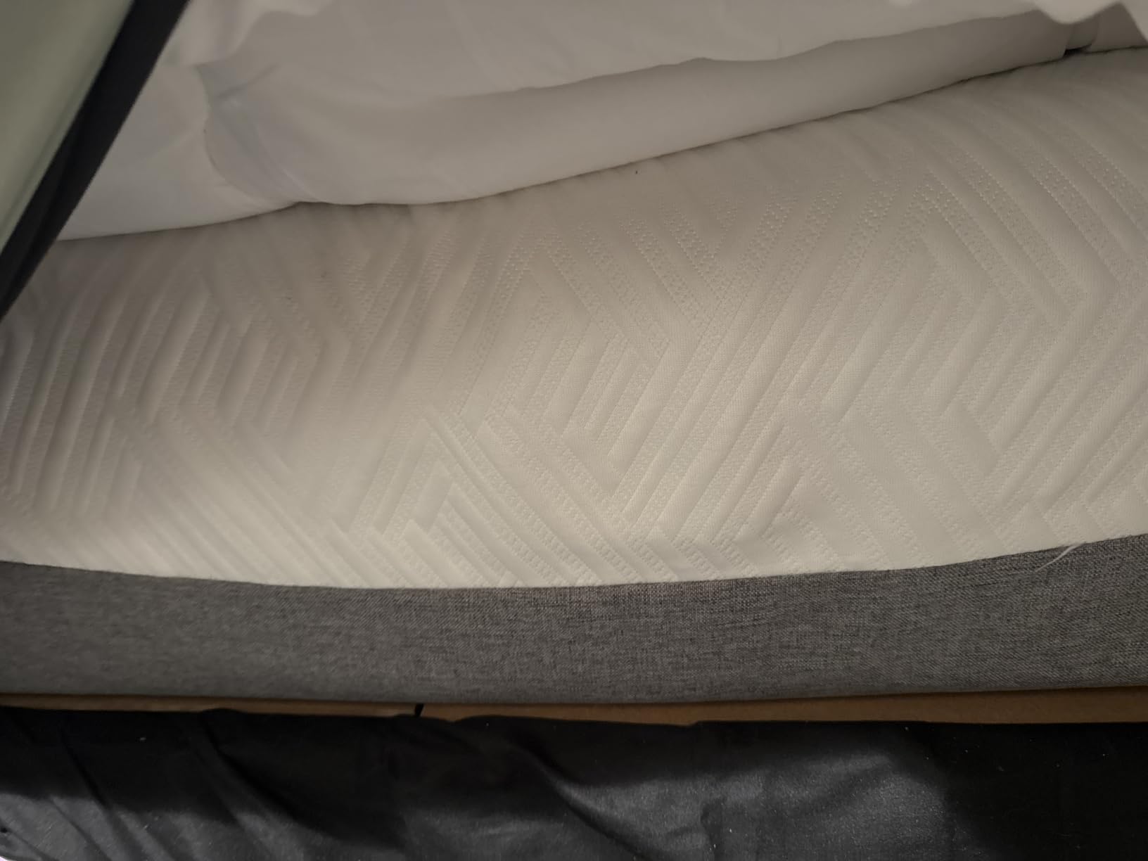Novilla Bliss Queen Size Mattress, 12 Inch Gel Memory Foam Mattress Queen | Cool Night Sleep & Pressure Relief, Support Foam for Spine Alignment & Motion Isolation, Medium Plush Feel customer photo 1
