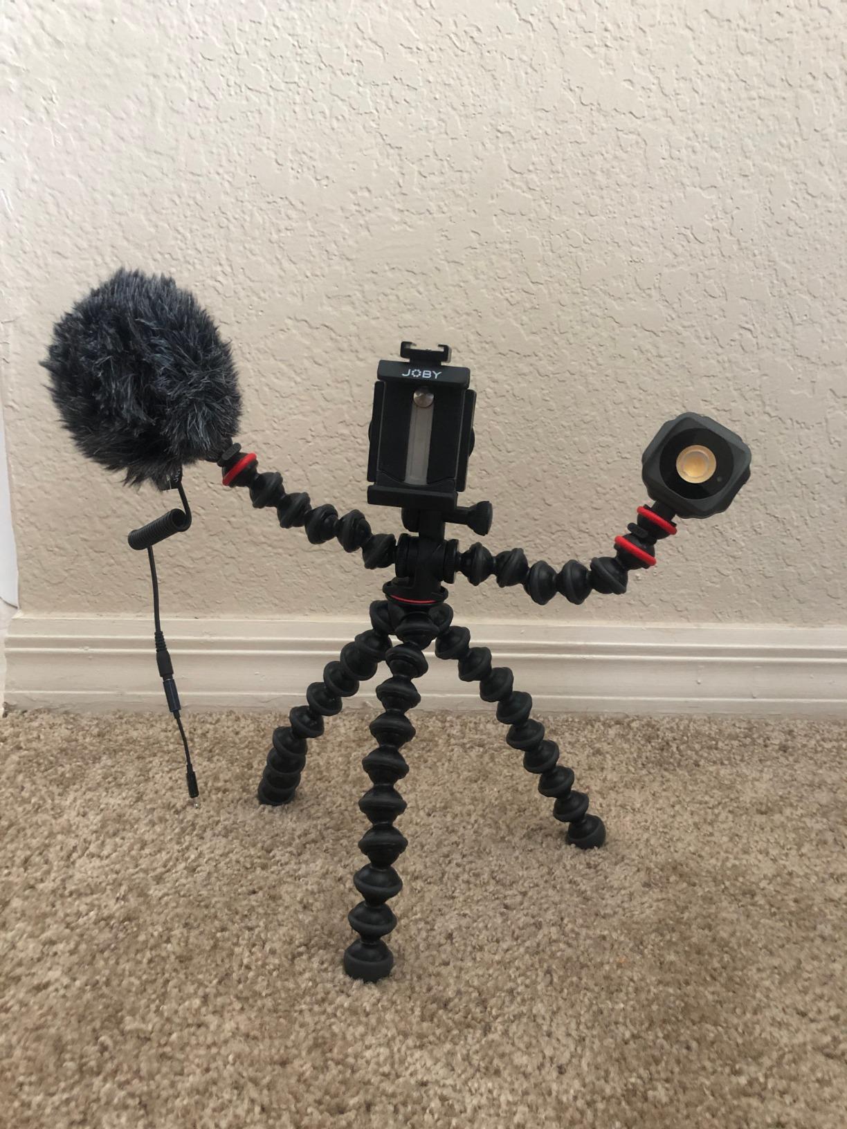 JOBY GorillaPod Mobile Vlogging Kit (Smartphone Rig, Wavo Mobile Mic, Beamo Mini LED Light) Flexible Tripod, Phone Holder, Vlog Microphone, Vlog Light, Vlogging Camera Kit, Content Creator customer photo 1
