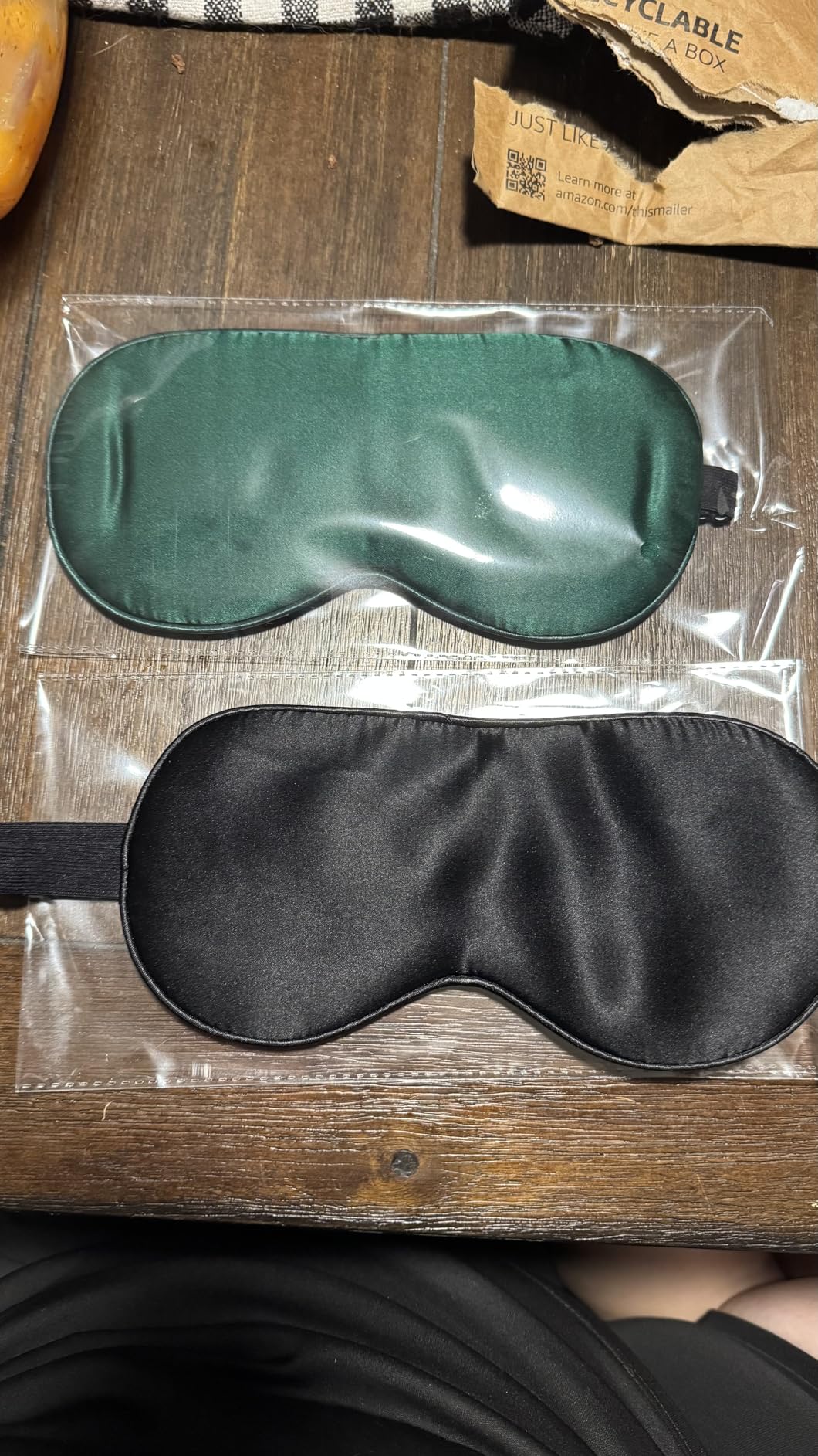 BeeVines 100% Mulberry Silk Sleep Mask, Light Blocking Eye Masks (2 Packs) customer photo 1