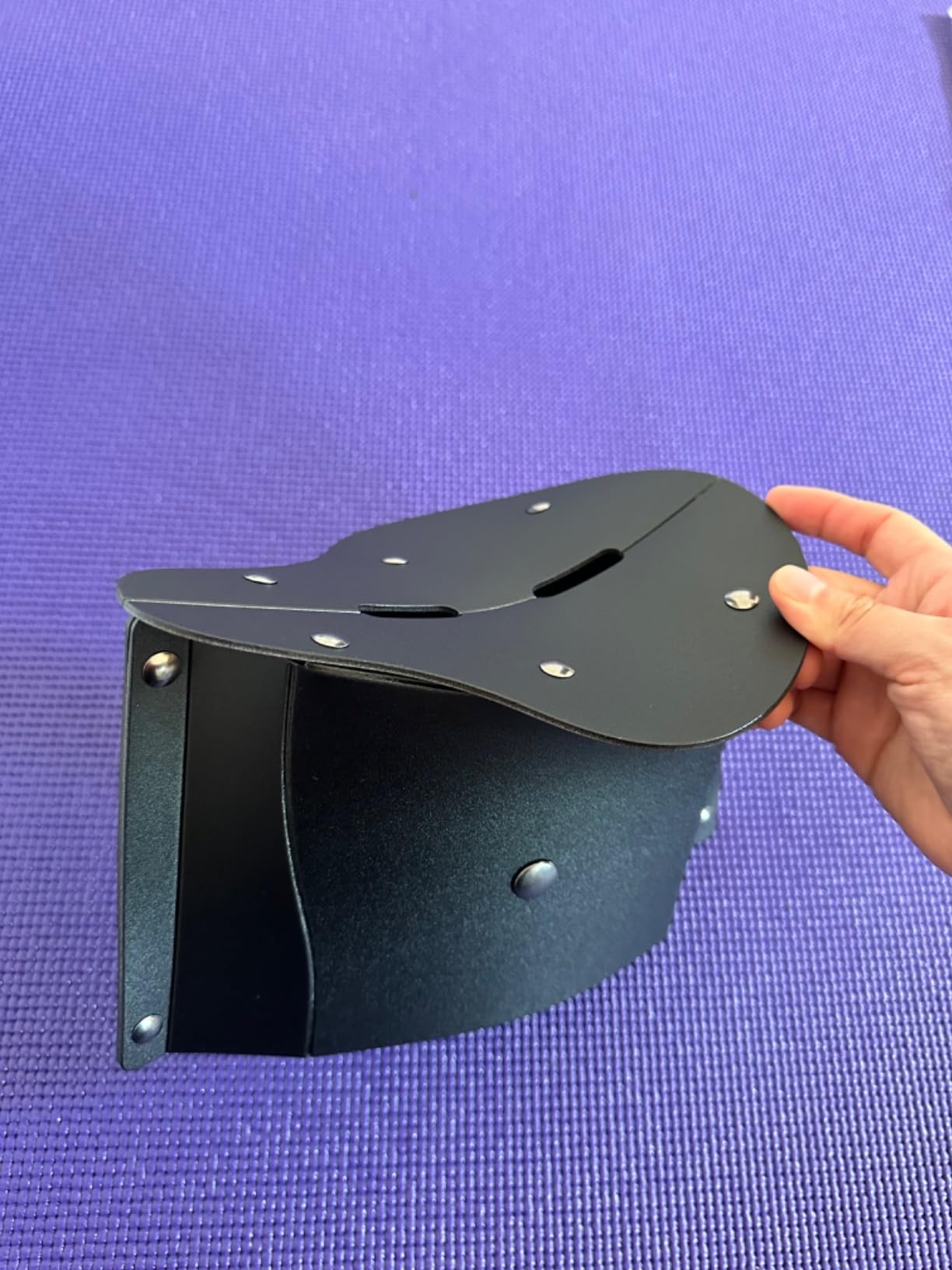 IPPINKA Foldable Meditation Kneeling Bench (Seiza), Portable and Lightweight, 5.3 in, 180g, Black customer photo 2