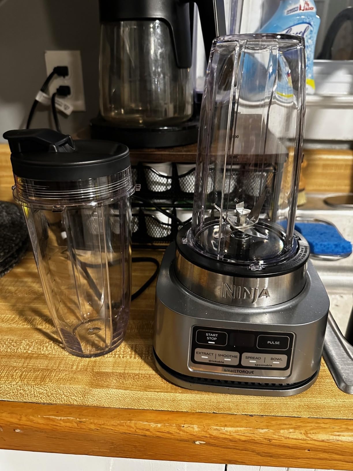 Ninja Foodi Personal Blender | Smoothie Bowl Maker with Storage Lid, Nutrient Extractor and Mixer | 1200-Peak-Watt smartTORQUE Motor | Hybrid Edge Blades, (2) 24-oz. Cups | Silver | SS101 customer photo 1