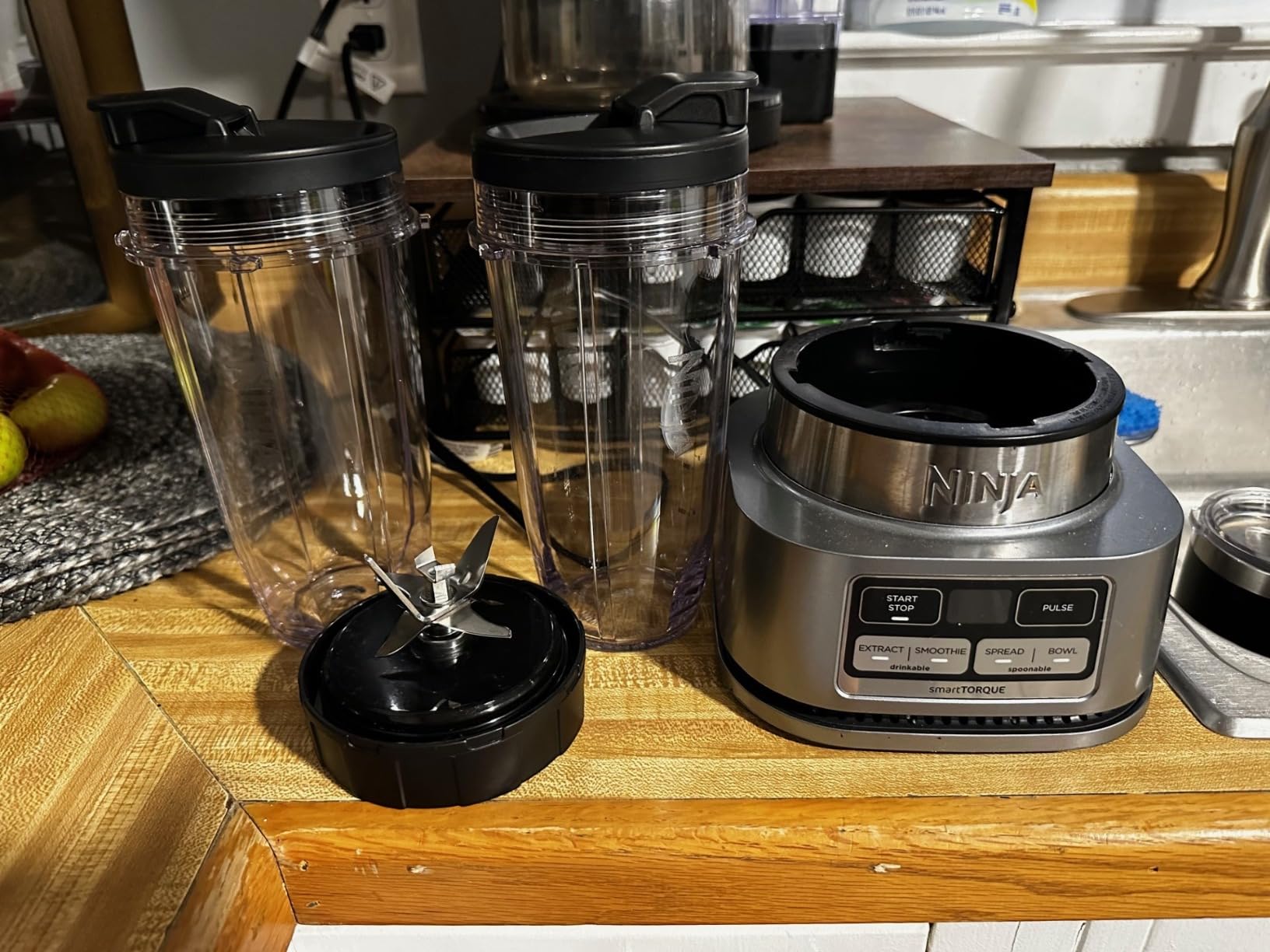 Ninja Foodi Personal Blender | Smoothie Bowl Maker with Storage Lid, Nutrient Extractor and Mixer | 1200-Peak-Watt smartTORQUE Motor | Hybrid Edge Blades, (2) 24-oz. Cups | Silver | SS101 customer photo 2
