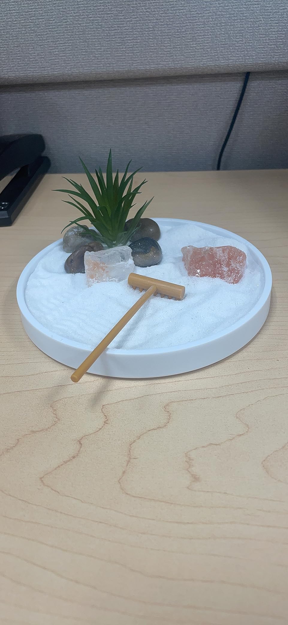 Nature's Mark Mini Zen Garden Kit for Desk with White Sand, Rake, White Base, Salt Rock and Air Plant (Round) customer photo 2