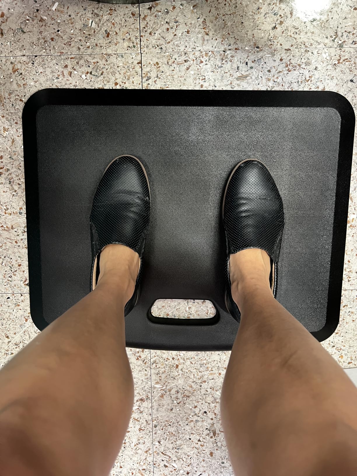 Mount-It! Standing Desk Floor Mat, 18x22, Brown | Rubberized gel foam comfort mat for standing desk, kitchen, garage & office. Anti-slip, washable surface. customer photo 1
