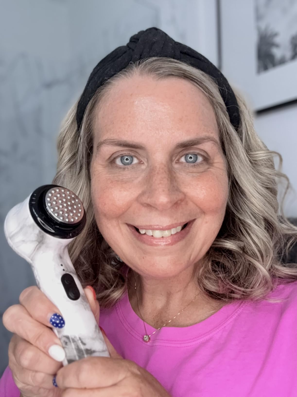 Michael Todd Beauty Soniclear Sonic Facial Cleansing Brush, Antimicrobial Protected, 4 Speeds, Serum Infusion Head customer photo 1