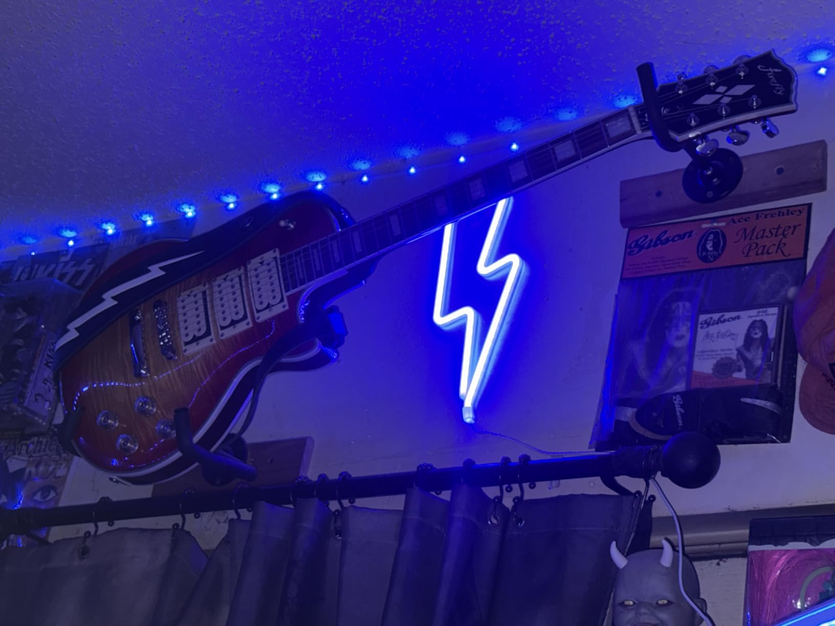 Lumoonosity Planet Neon Sign - USB Powered Saturn LED Light with On/Off Switch, Planet Led Sign for Wall Decor - Aesthetic Hanging Saturn Neon Light for Bedroom, Gaming Room customer photo 1