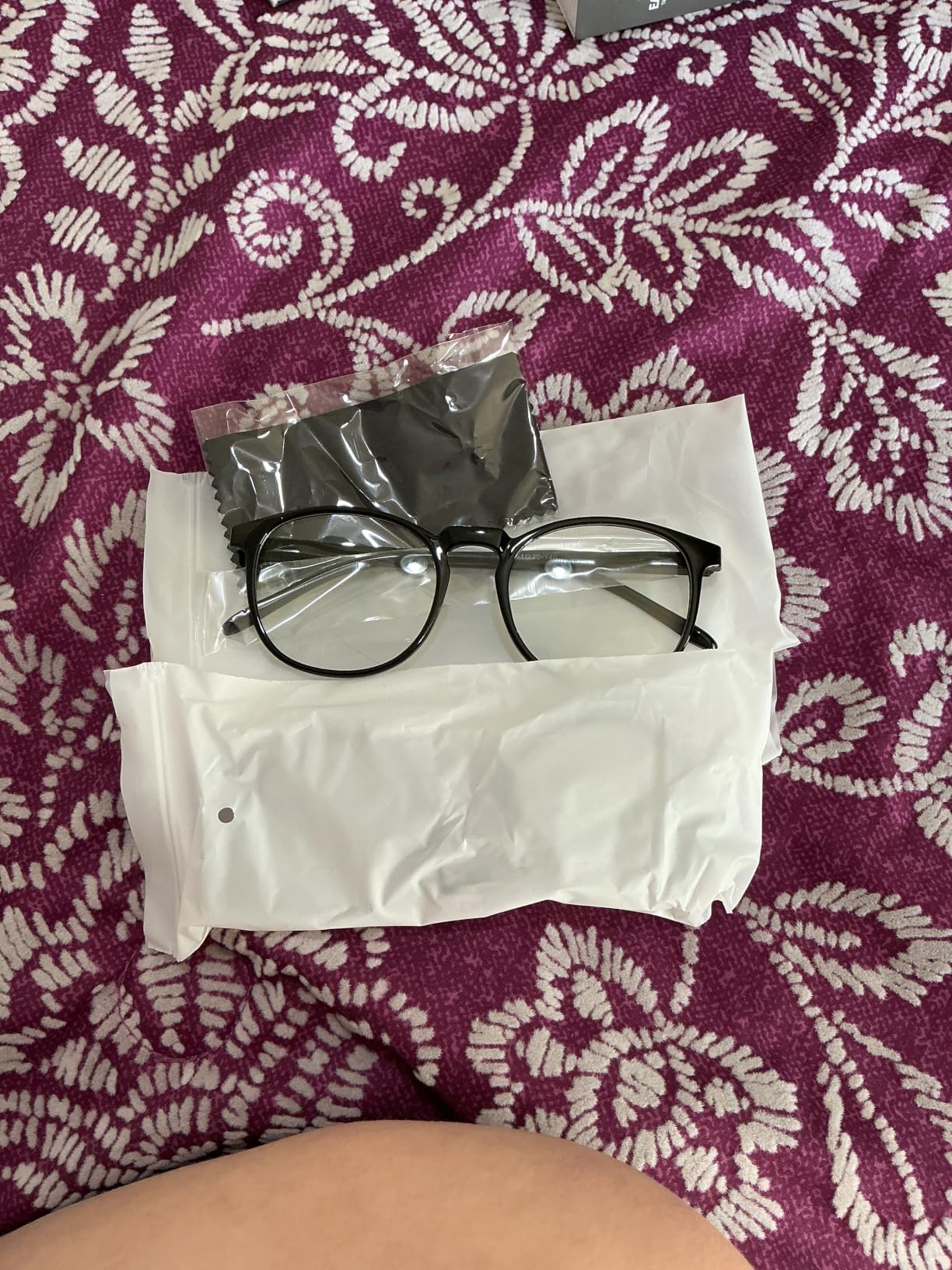 IBOANN Chic & Comfy Blue Light Glasses for Women - 3-Pack Round Frames, Screen-Ready Style with UV Protection Coating customer photo 1